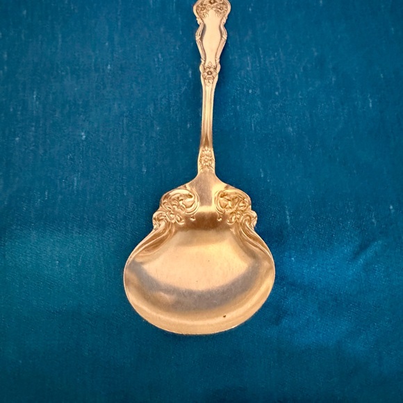Antique Wm. Rogers & Son AA Silver Plated Ornate Floral Serving Spoon Ladle 8.5" - Picture 4 of 10